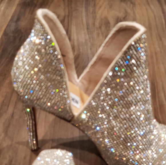 NWT STEVEN MADDEN Crystal Ankle Booties - Picture 8 of 13
